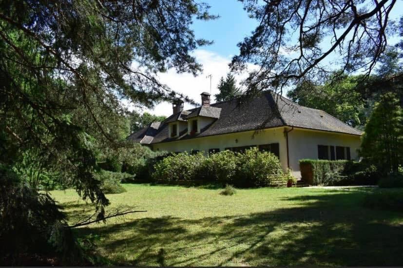 Les Genebruyeres - L'Histoire D'Un Reve Bed and Breakfast Aubigny-sur-Nère Eksteriør billede